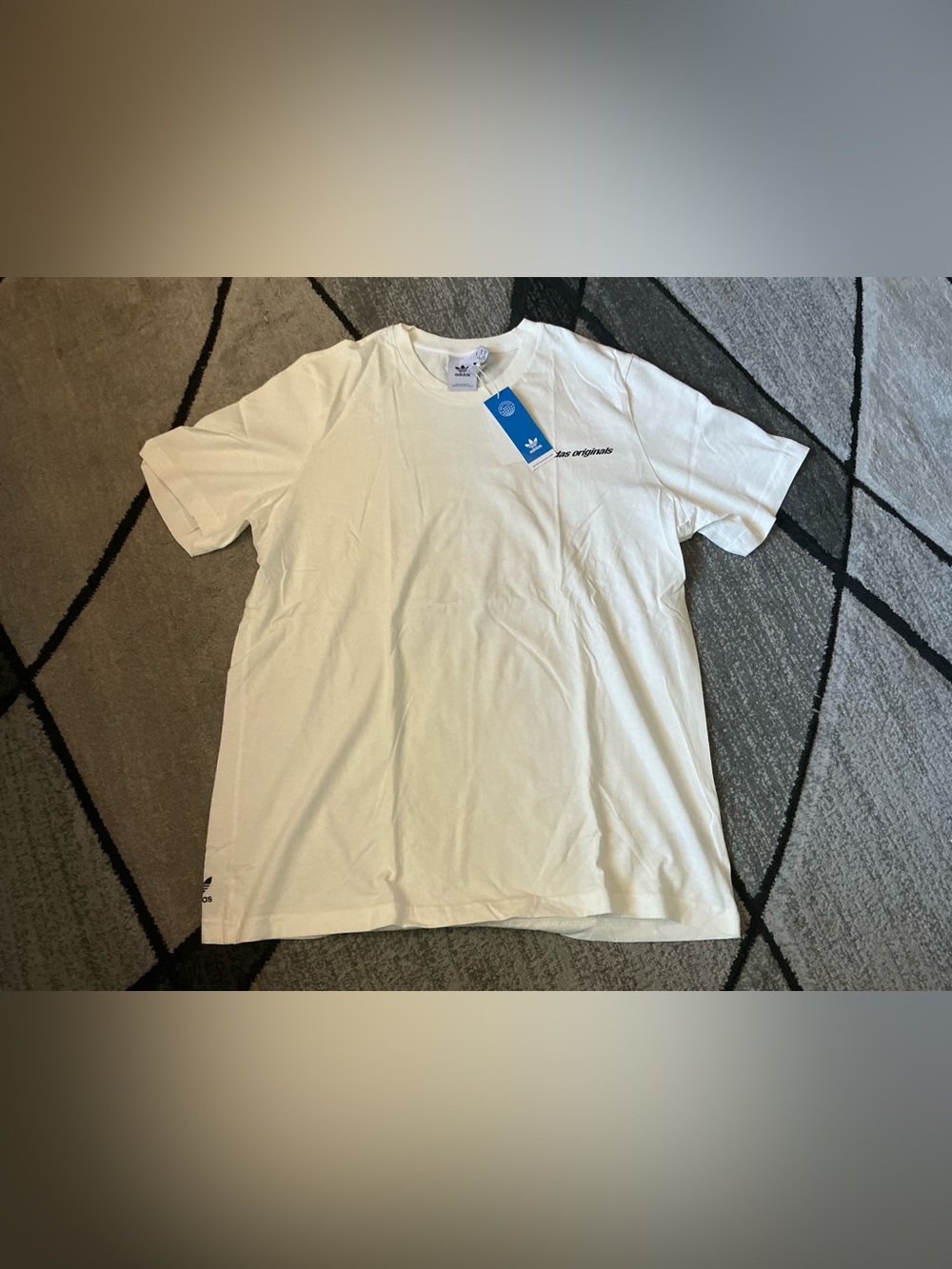 Size XL  - Adidas Originals Logo White Yung Z Graphic Short Sleeve Tee Shirt